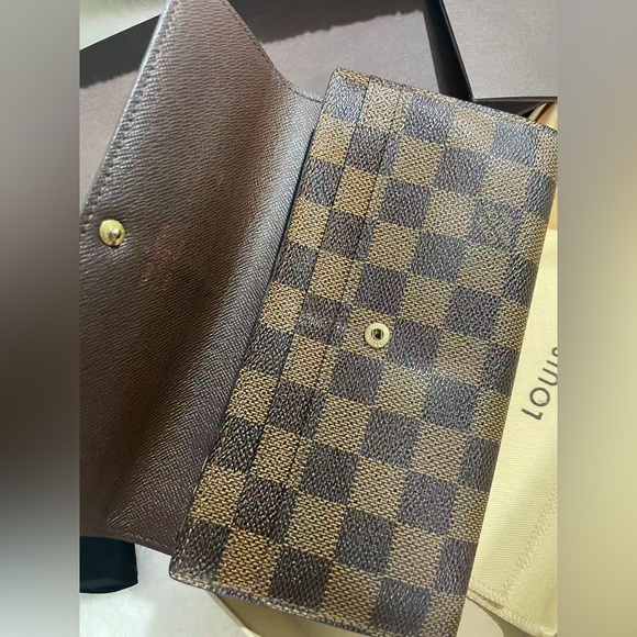 100% Authentic. Louis Vuitton Brown Checkered Wallet - Picture 13 of 16